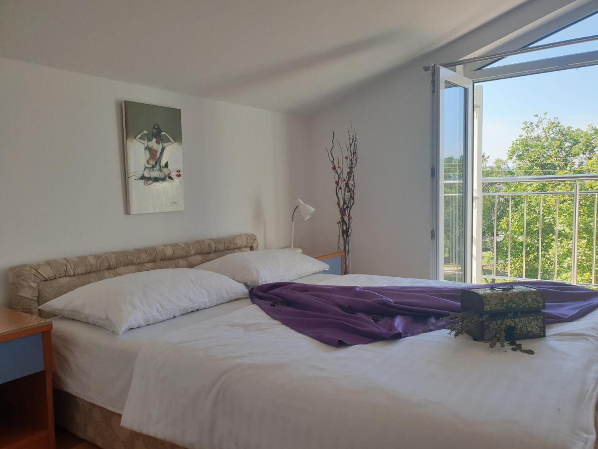 Apartments Mare & Mons Deluxe มาลินสกา ภายนอก รูปภาพ