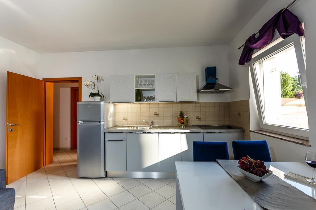Apartments Mare & Mons Deluxe มาลินสกา ภายนอก รูปภาพ