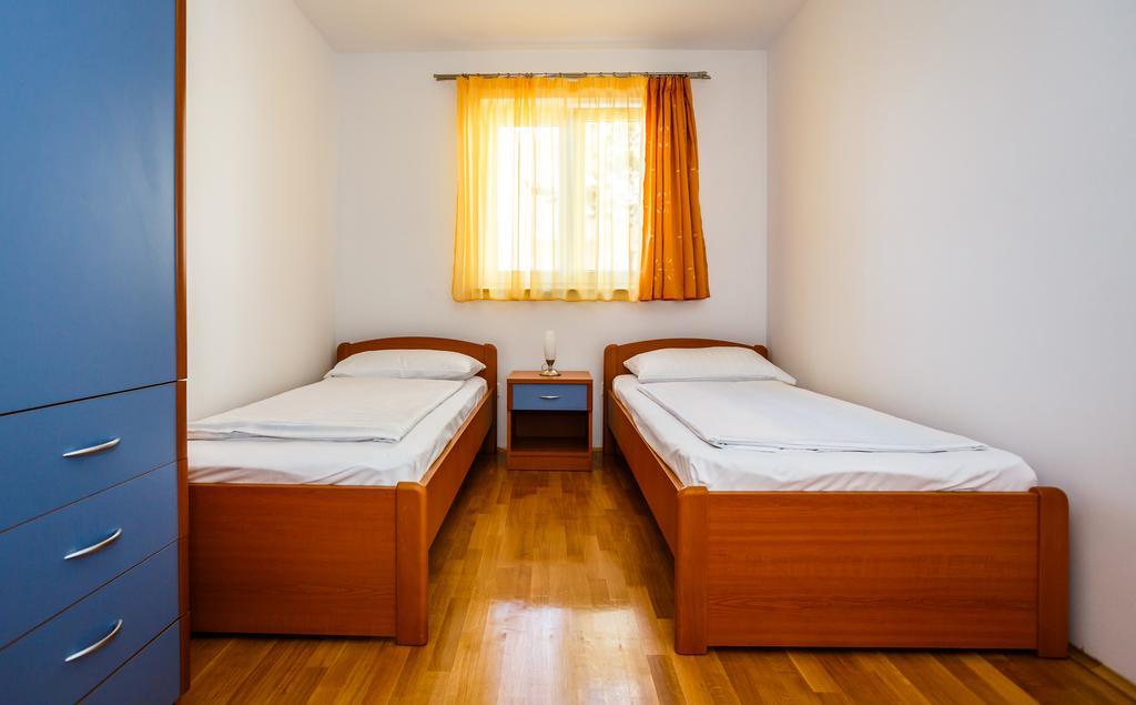 Apartments Mare & Mons Deluxe มาลินสกา ภายนอก รูปภาพ