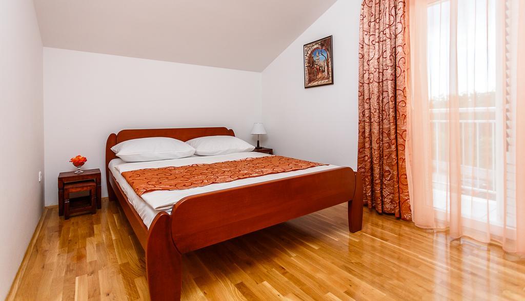 Apartments Mare & Mons Deluxe มาลินสกา ภายนอก รูปภาพ