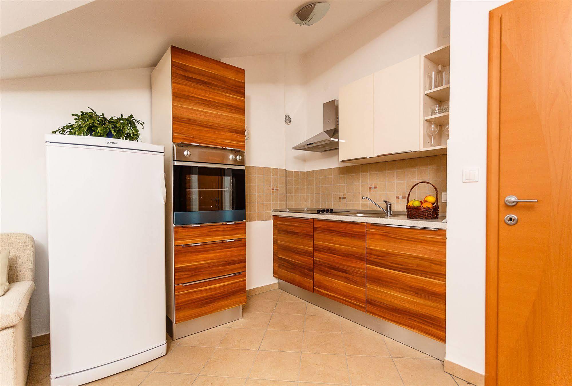 Apartments Mare & Mons Deluxe มาลินสกา ภายนอก รูปภาพ